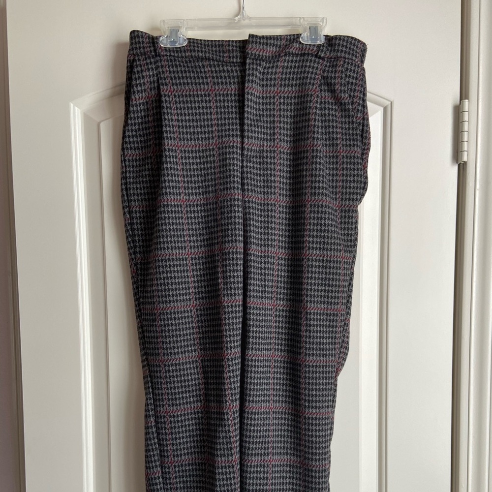 Forever 21 Love Tree Houndstooth Mid-rise Capris